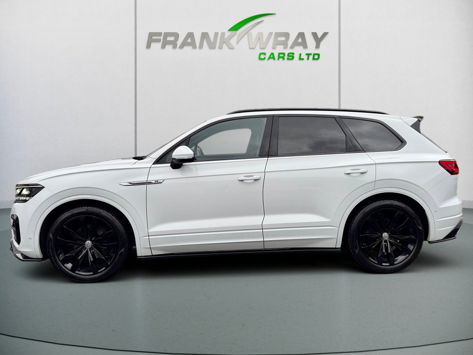 2019 Volkswagen Touareg V6 R-LINE TECH 3.0 TDI **286 BHP**REVERSE CAMERA**BODY KIT**BLACK PACK**XENONS**MEMORY SEATS**FSH**MINT** €52,750