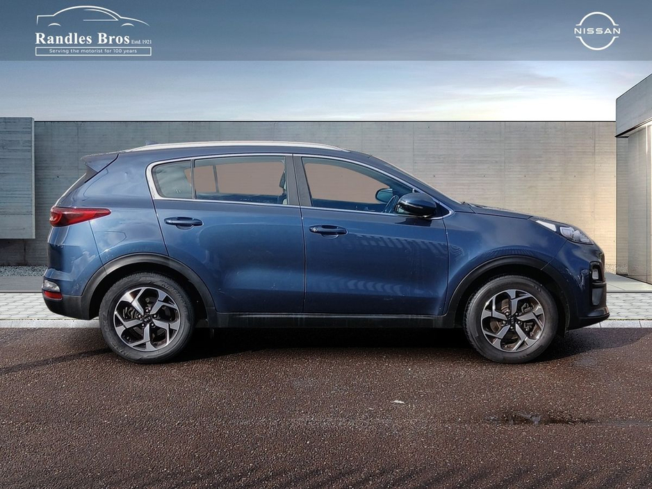 2020 Kia Sportage - image 3