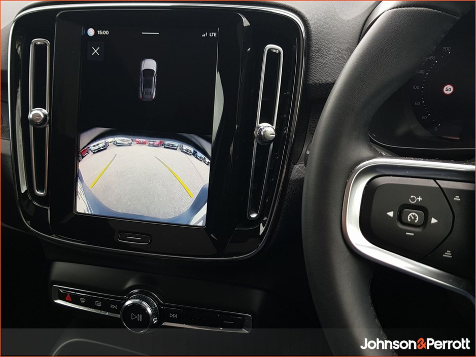 2023 Volvo C40 - image 22