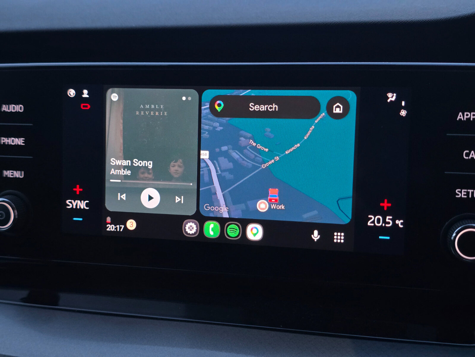 2022 Skoda Octavia - image 38