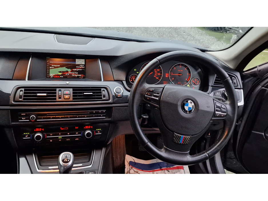 2013 BMW 5 Series - image 9