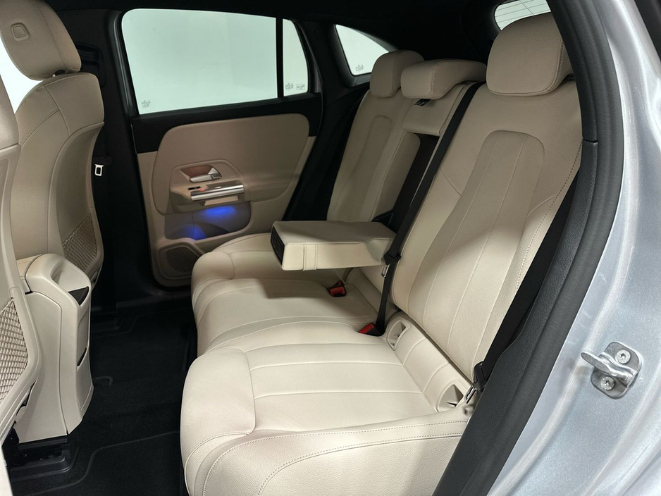 2025 Mercedes-Benz EQA - image 4