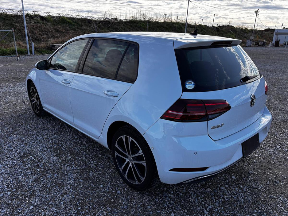 2020 Volkswagen Golf - image 3
