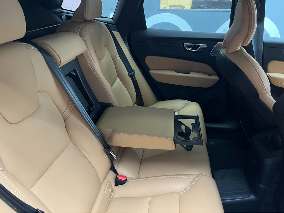 2023 Volvo XC60 - image 15