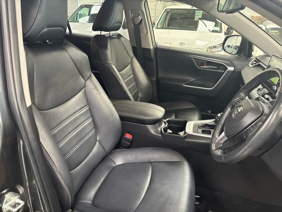 2021 Toyota Rav4 - image 18