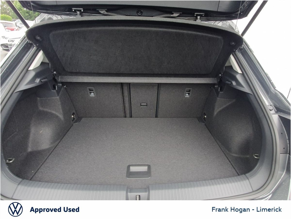 2025 Volkswagen T-Roc ( DEMO )T-ROC EDITION 75 2.0TDI M6F 116HP ( WITH HEATED SEATS ) €35,900