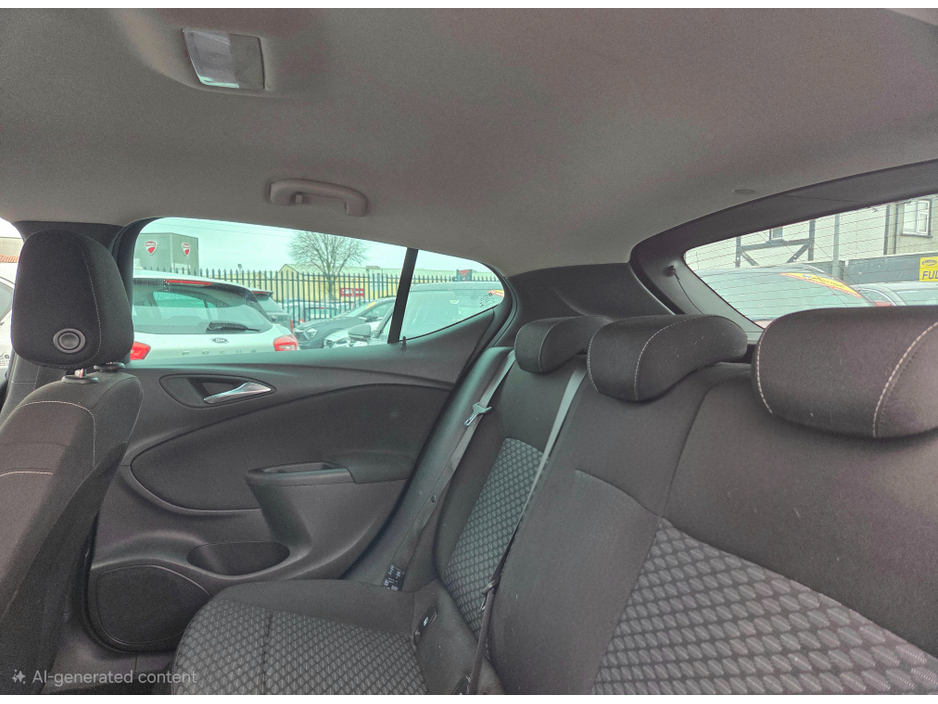 2019 Opel Astra - image 17