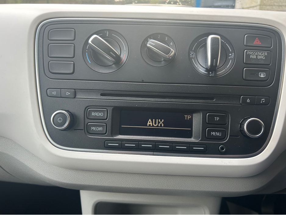 2015 SEAT Mii 5DR 1.0 75HP SE 3DR €5,995