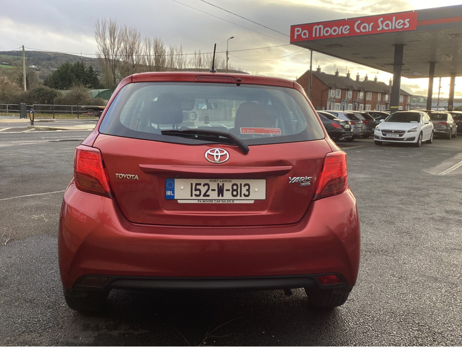 2015 Toyota Yaris - image 5