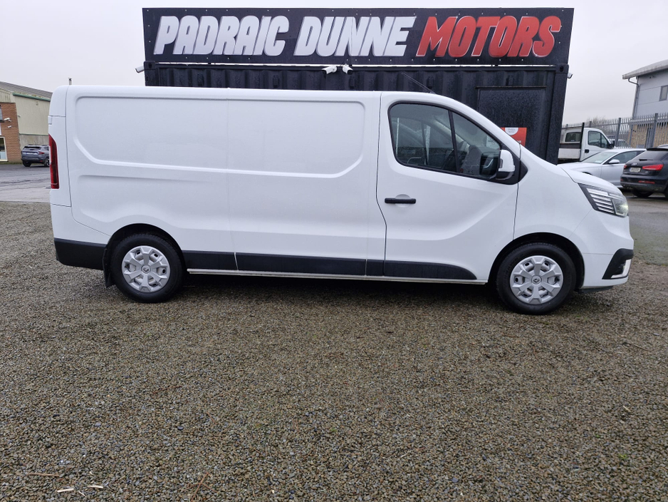 2023 Renault Trafic RED VAN FWD 130 3T1 E6 L2H1 3DR €18,450