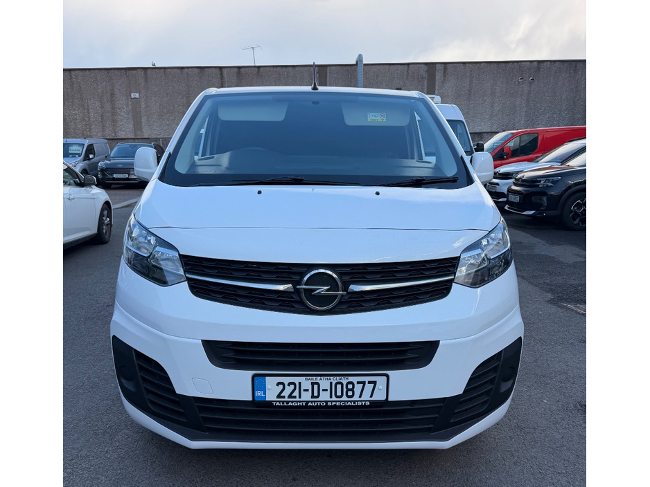 2022 Opel Vivaro - image 2