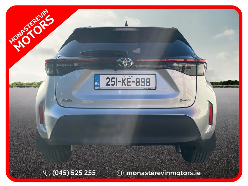 2025 Toyota Yaris Cross - image 4