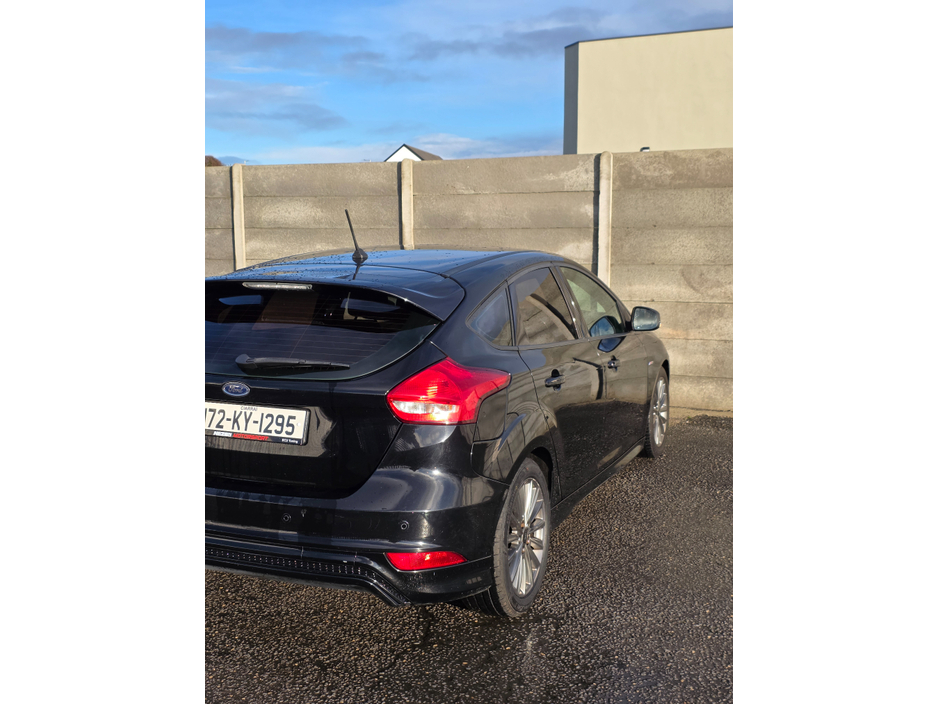 2017 Ford Focus Ford Focus 1.5 TDCi 120PS ST-Line Powershift €10,950