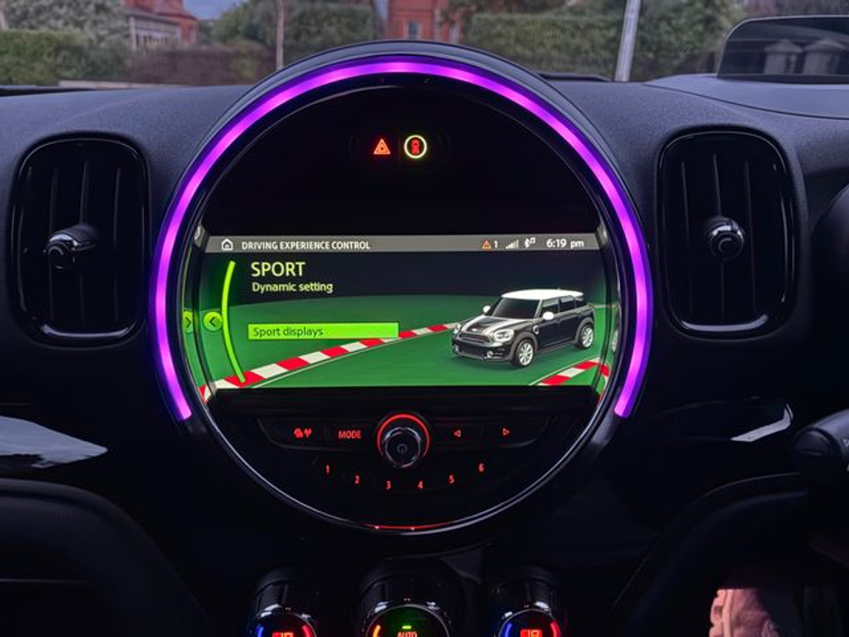 2017 MINI Hatch - image 21