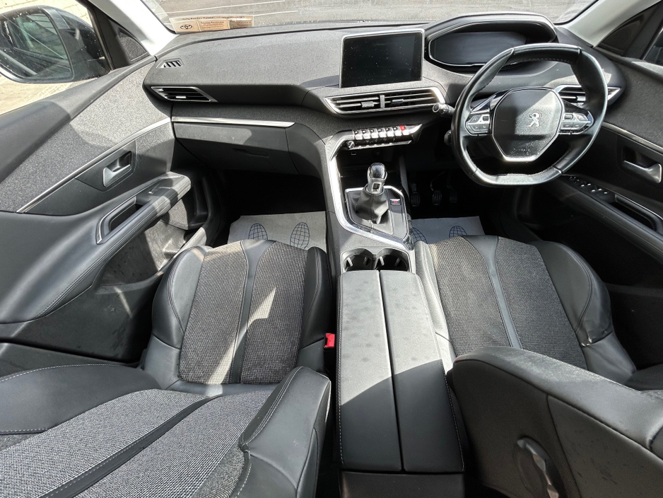 2019 Peugeot 3008 - image 8