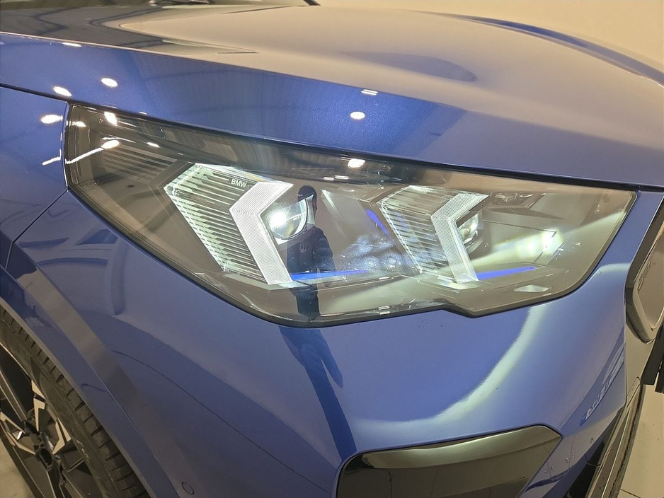 2025 BMW iX2 - image 21