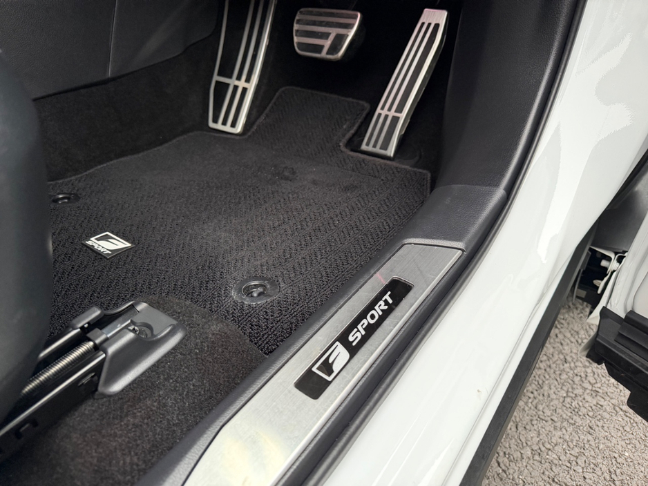 2023 Lexus NX 450 h+ - image 26