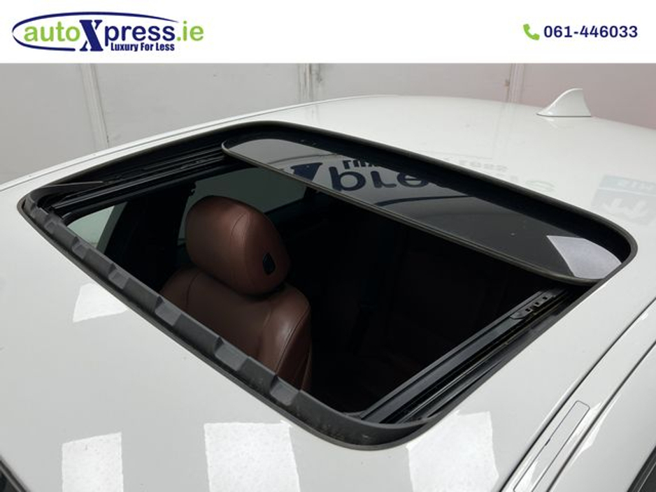 2016 BMW 5 Series - image 17