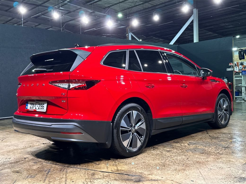 2023 Skoda Enyaq - image 3