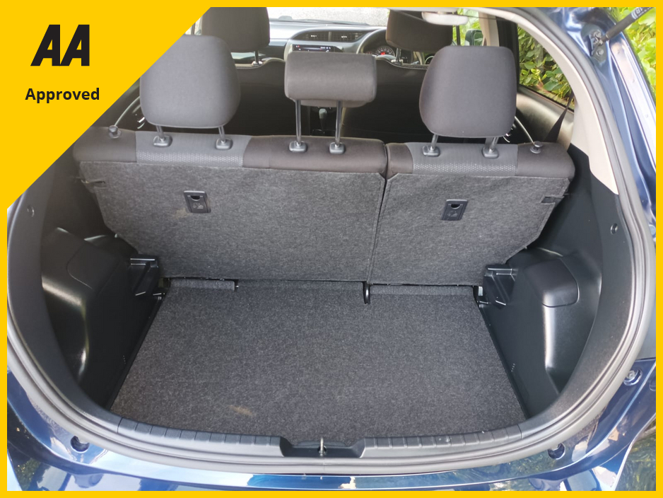 2019 Toyota Yaris - image 14