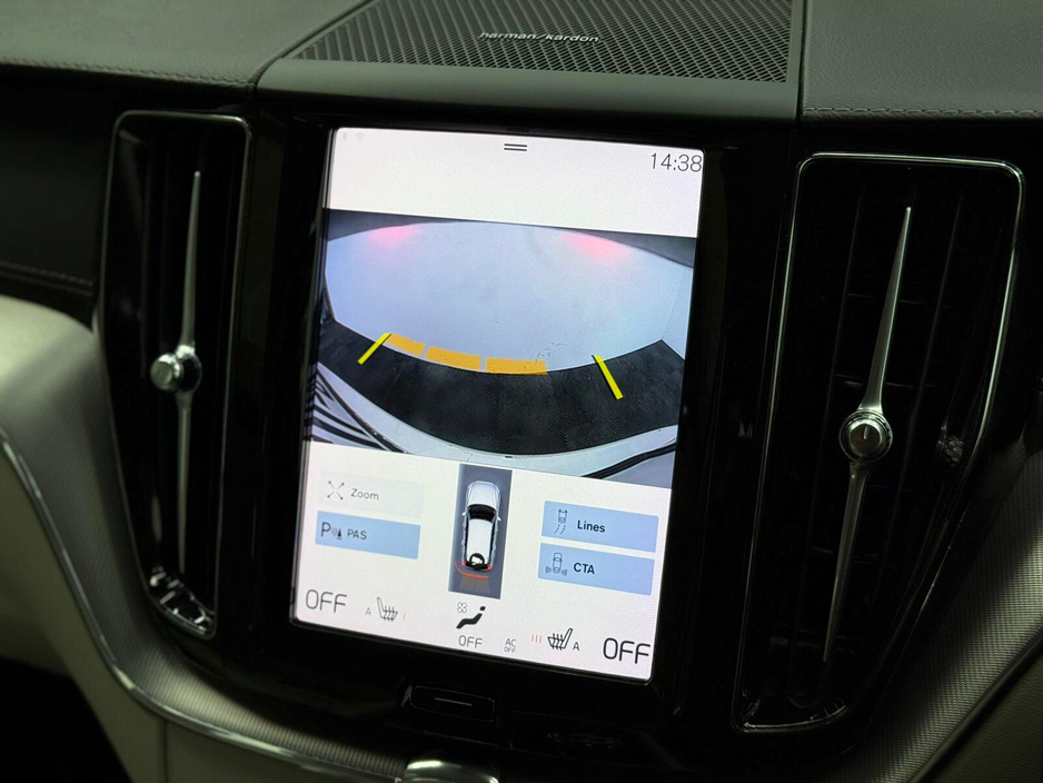 2021 Volvo XC60 - image 11