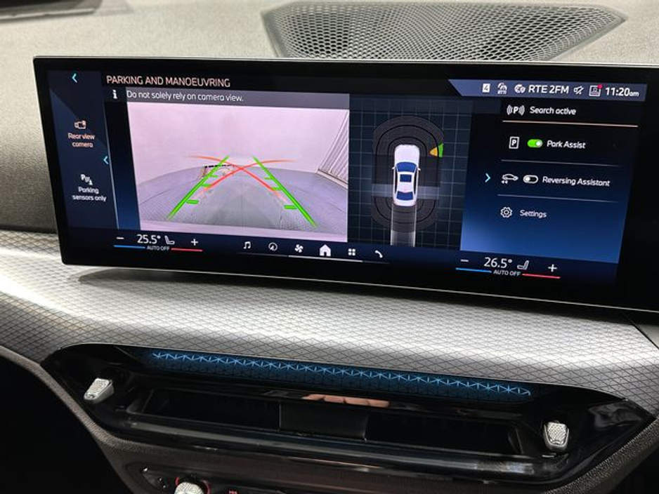 2025 BMW 3 Series - image 14