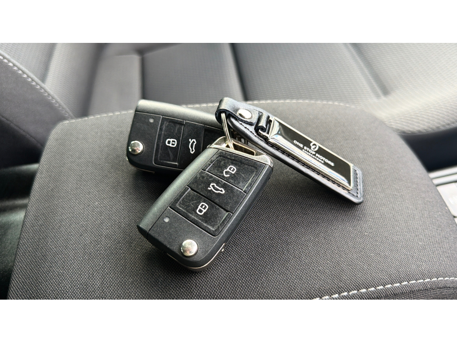 2017 Volkswagen Golf - image 27