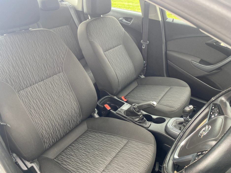 2016 Opel Astra SALOON 1.4 I 4DR €8,500