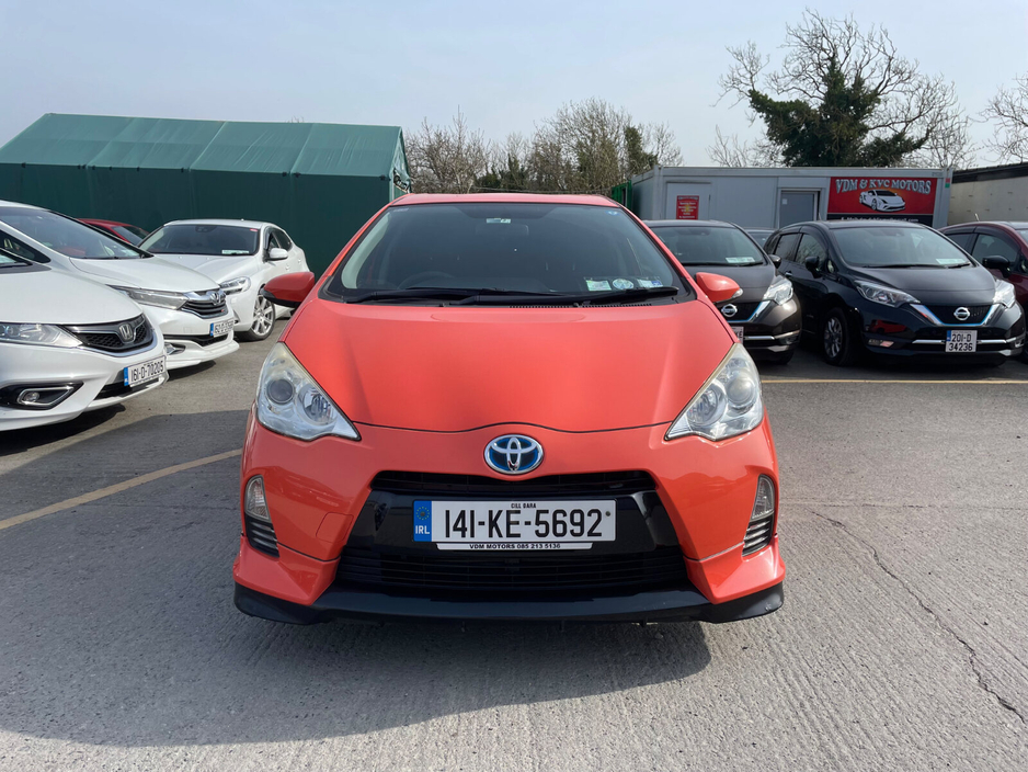 2014 Toyota Aqua - image 2