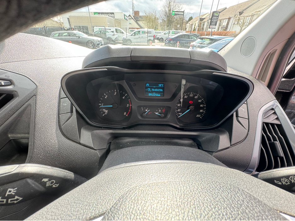 2017 Ford Tourneo Custom - image 11