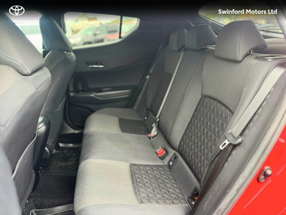 2020 Toyota C-HR - image 7