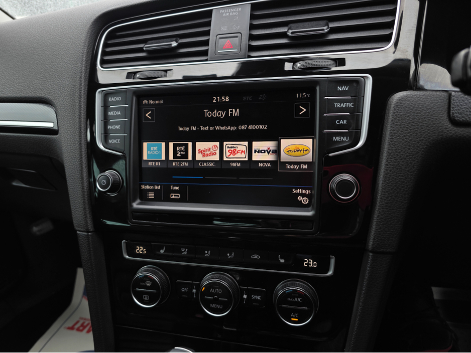 2017 Volkswagen Golf LEATHER BLACK SEATS 1.4 HIGHLINE EDITION -REVERSE CAMERA  - CARPLAY - ANDROID AUTO- BLIND SPOT REAR TRAFFIC ASSIST - DISCOVER PRO - €16,950