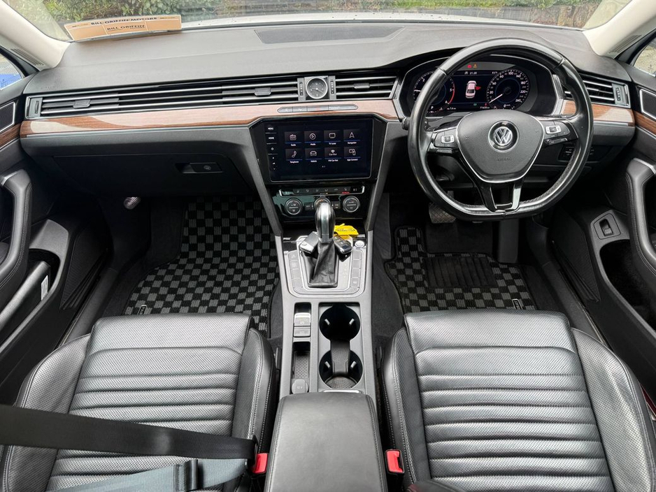 2020 Volkswagen Passat - image 10