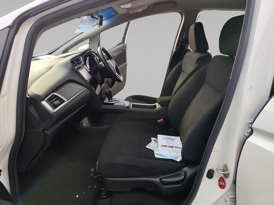 2017 Honda Shuttle - image 8