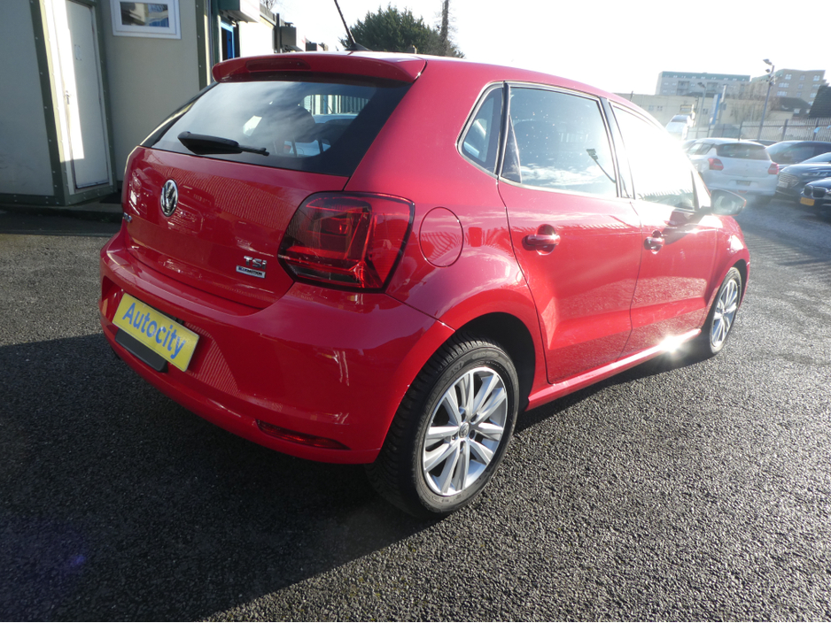 2016 Volkswagen Polo TSI Bluemotion €13,650