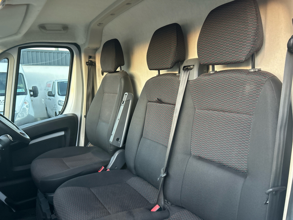 2024 Citroen Relay - image 15