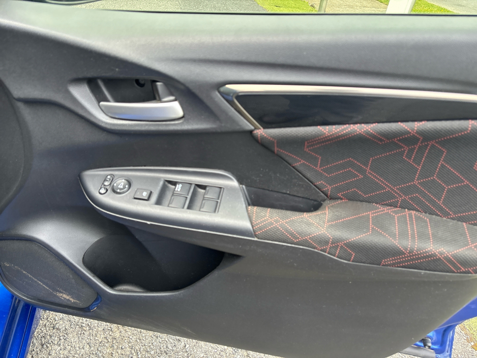 2014 Honda Fit - image 11