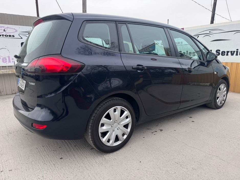 2018 Opel Zafira - image 11