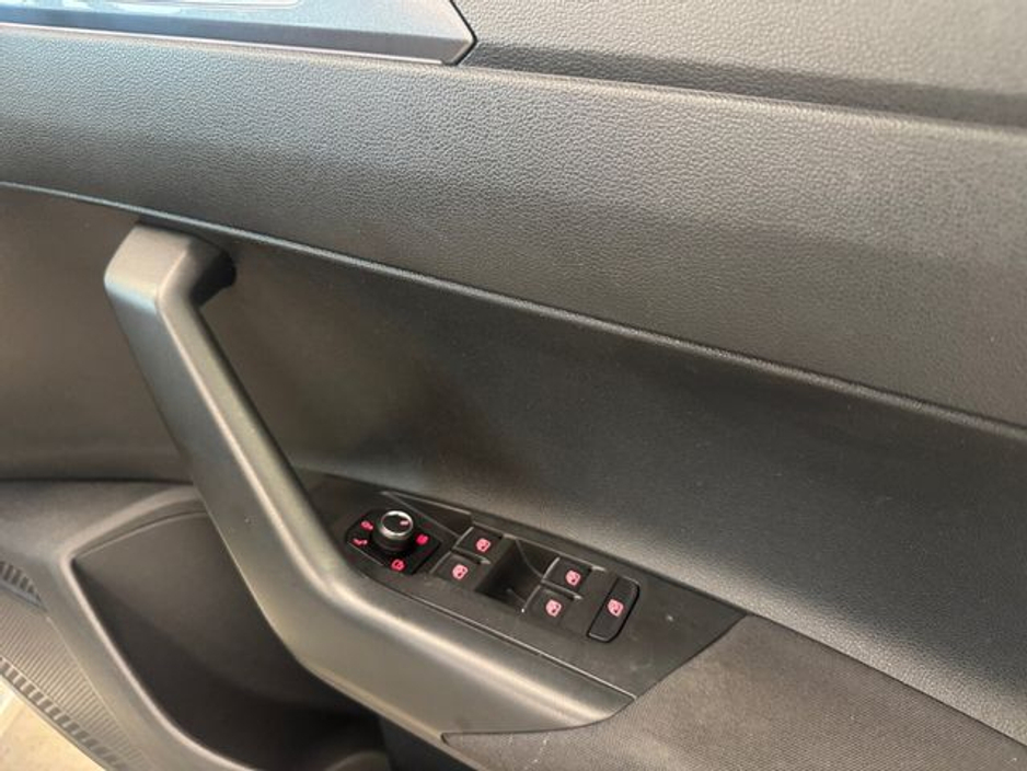 2019 Volkswagen Polo - image 12