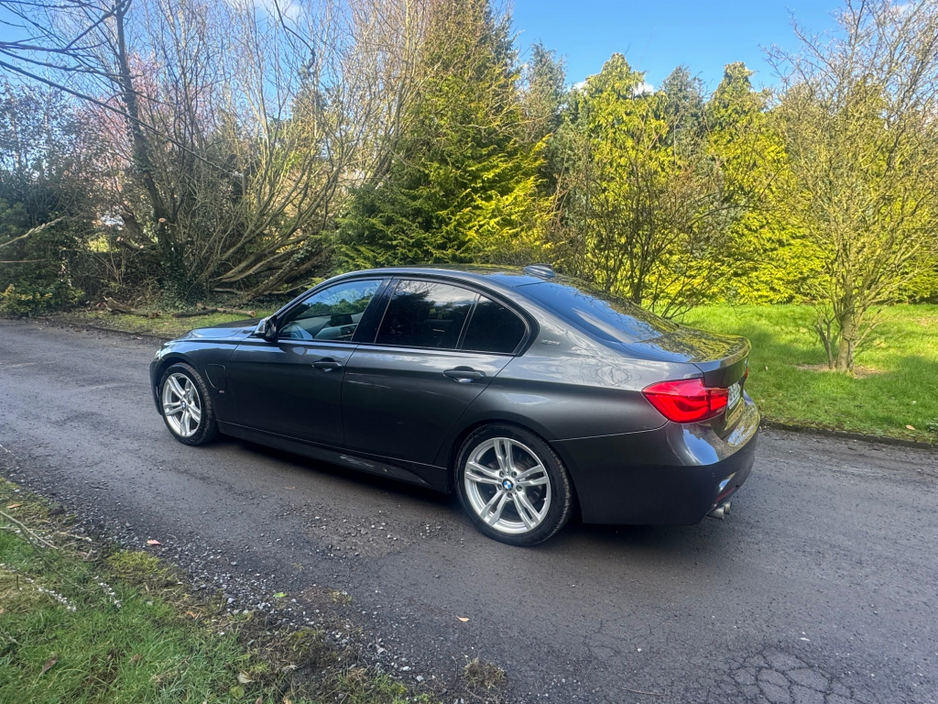 2018 BMW 3 Series - image 4
