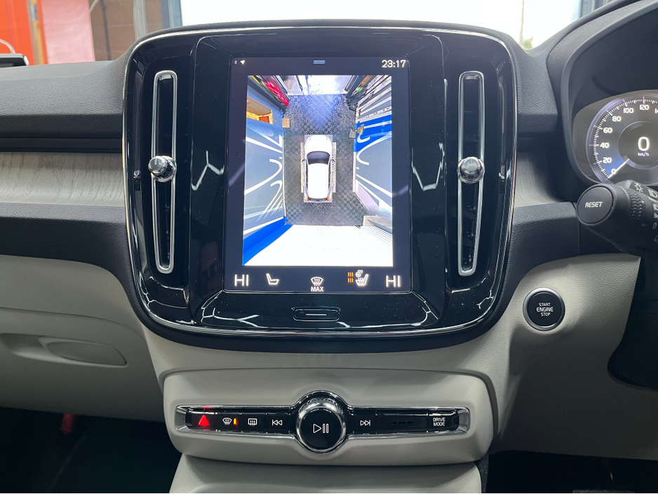 2022 Volvo XC40 2022 VOLVO XC40 RECHARGE PLUG-IN HYBRID T5 INS 1.5 AUTOMATIC / CRUISE CONTROL / 360° PARKING CAMERA / ELECTRIC MEMORY HEATED FRONT & REAR SEATS / PANORAMIC SUNROOF €36,950