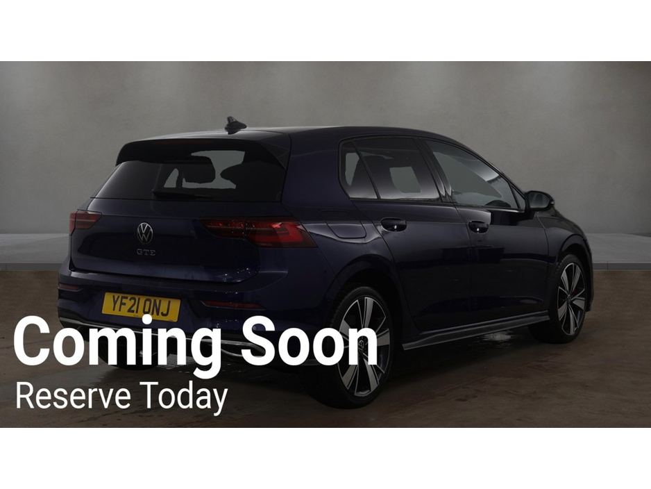 2021 Volkswagen Golf - image 4