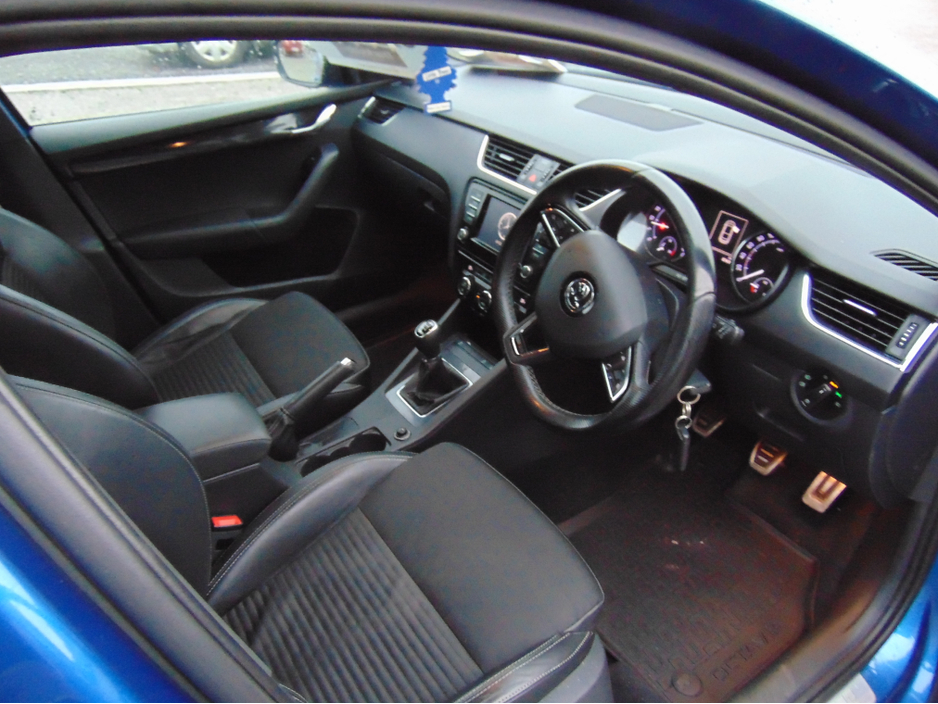 2016 Skoda Octavia - image 14