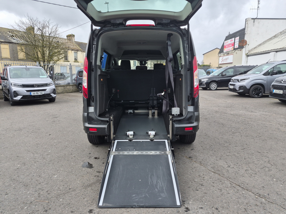 2022 Ford Tourneo Connect - image 15