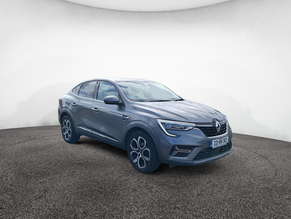 2022 Renault Arkana - image 2