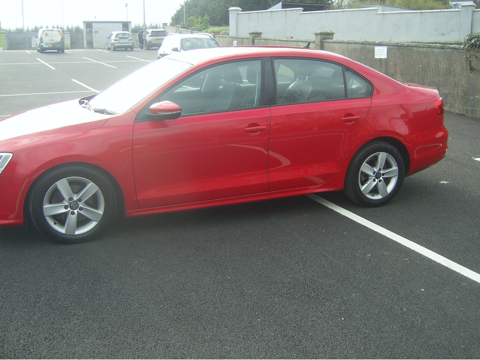 2015 Volkswagen Jetta - image 3