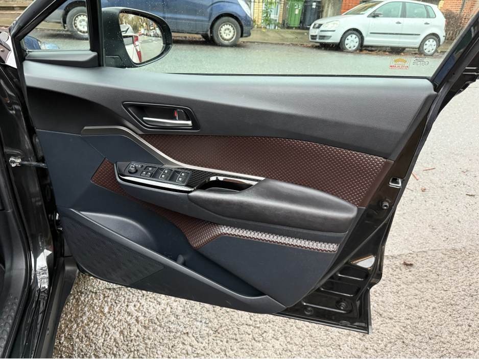 2017 Toyota C-HR 1.8 Hybrid, High Spec Sol, New Nct 01/2028, Full Main Dealer Service History, Sat Nav, Bluetooth, Reversing Camera, Cruise Control, Lane Assist, A/C, Finance Available, Service & Warranty Included, €16,950