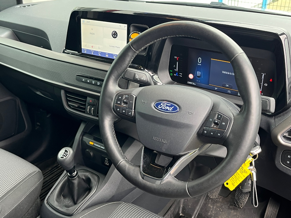 2024 Ford Transit Courier - image 16