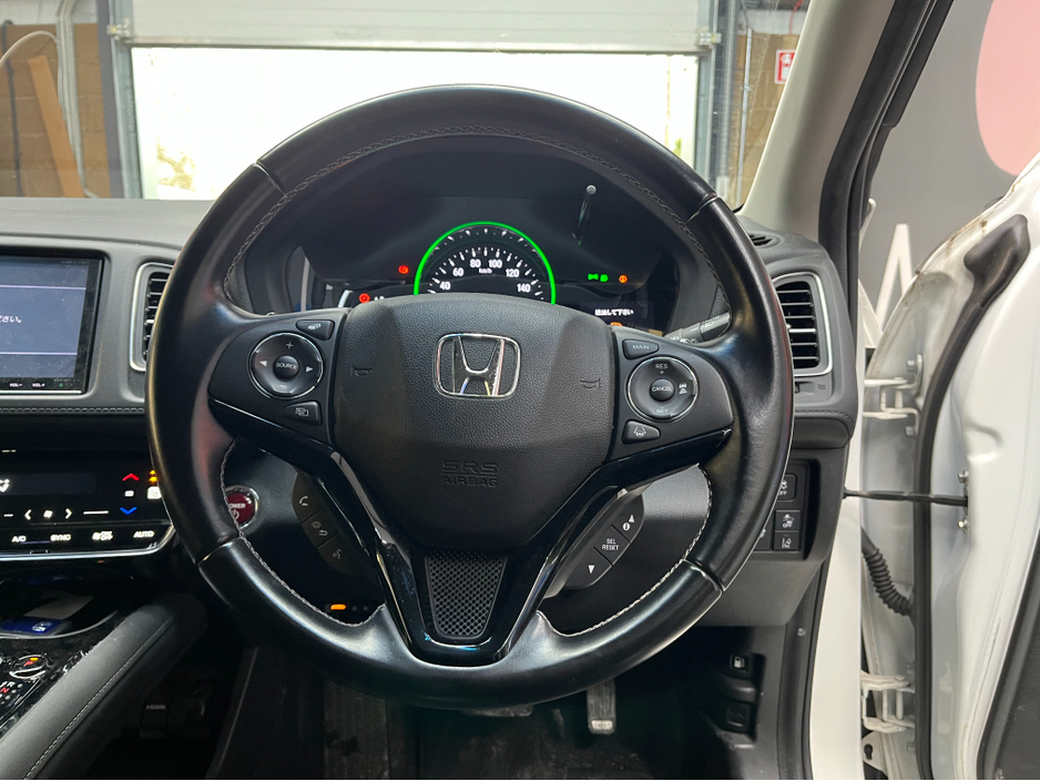 2017 Honda Vezel - image 9