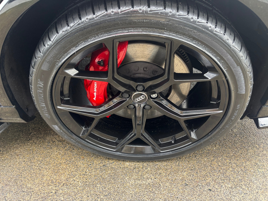 2023 Audi Q7 - image 24